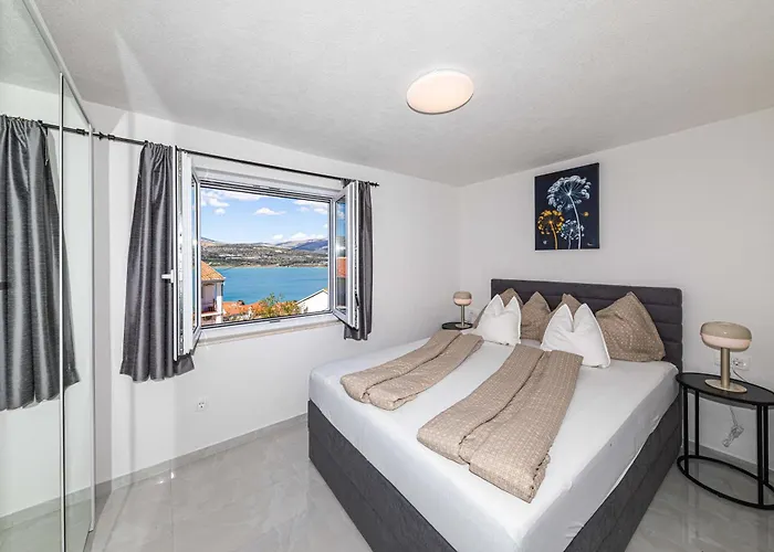 Simic * Трогир